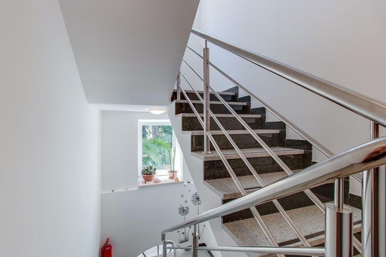 Apartments Bellus Mare マリ・ロシニュ エクステリア 写真