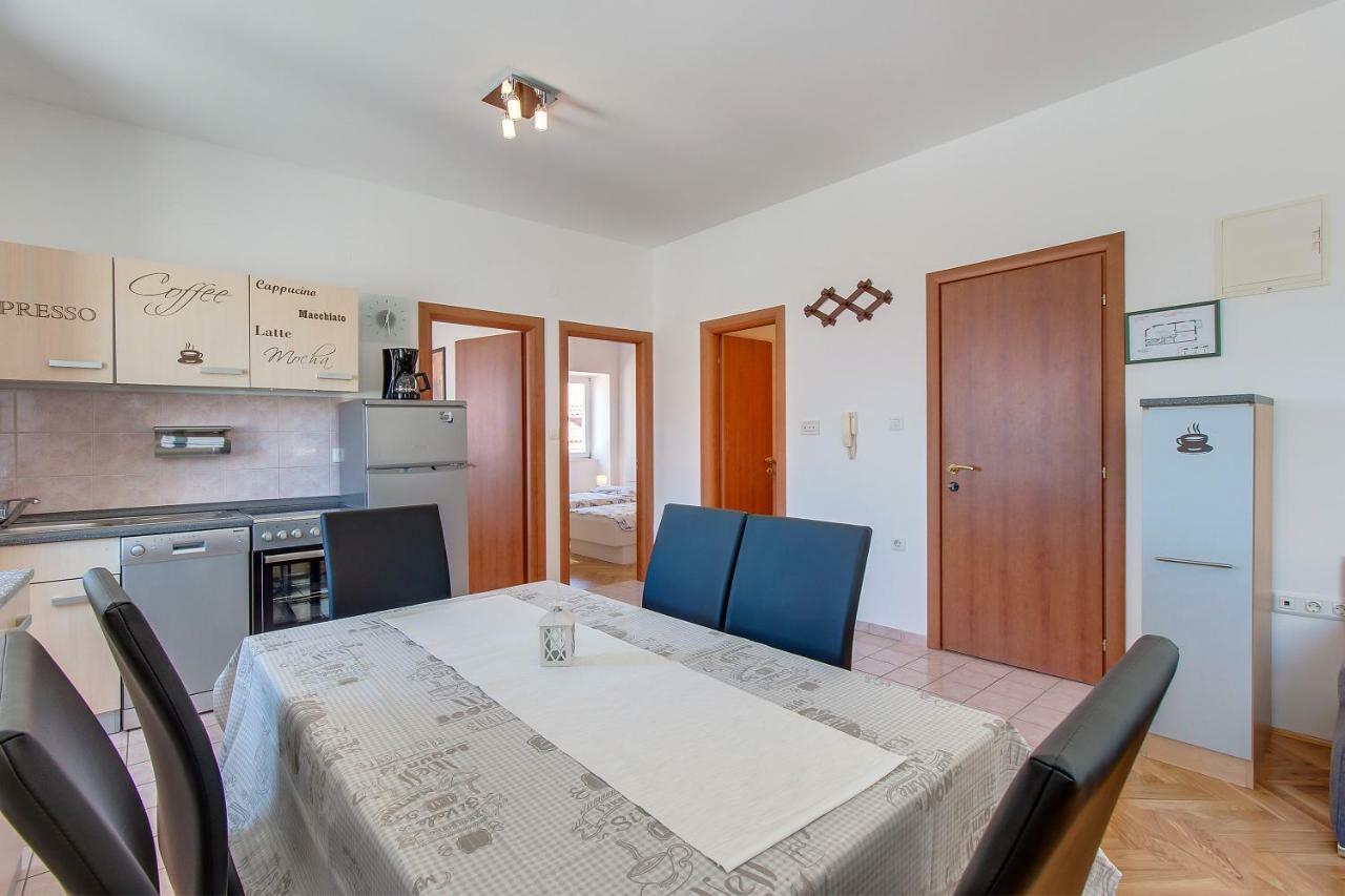 Apartments Bellus Mare マリ・ロシニュ エクステリア 写真
