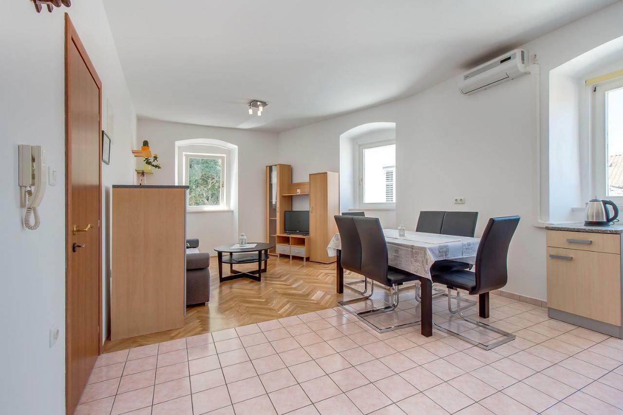 Apartments Bellus Mare マリ・ロシニュ エクステリア 写真